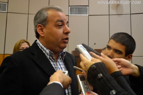 Jorge Oviedo Matto: �No tengo nada que explicar, yo no particip� de la negociaci�n�. Senador Jorge Oviedo Matto.