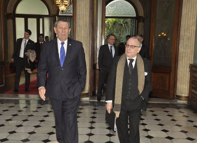 Argentina y Uruguay "interesados" en la preservación de la vida institucional del Paraguay