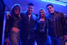 Pedro Fleitas en la puerta de Acqua con su actual pareja y el gur�, Toni P�rez.