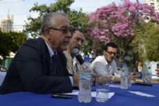Luis Lezcano Claude, Domingo La�no y Aitor Mart�nez durante al presentaci�n de la obra.