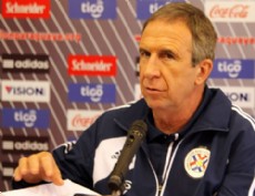 Pelusso se hab�a convertido en el centro de las cr�ticas de la prensa paraguaya tras la derrota por 1-2 en Asunci�n ante Chile.
