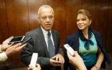 Germ�n Rojas junto a la tia Leila.