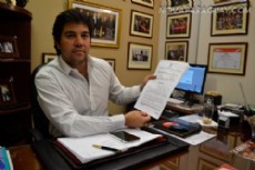 Diputado Oscar Tuma.