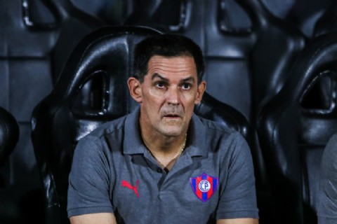 Víctor Bernay ya no es técnico de Cerro Porteño