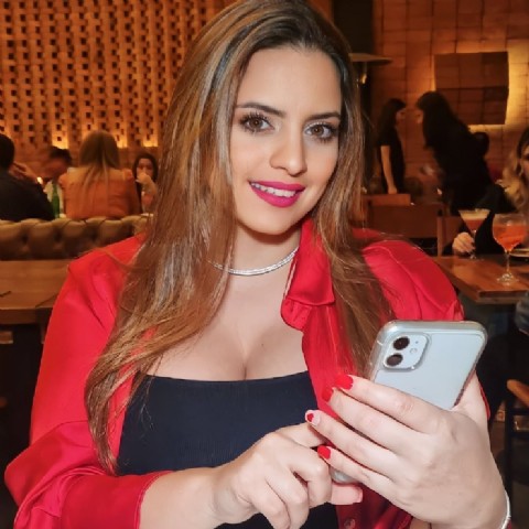 Ordenan la captura de la abogada, tiktoker y trader digital Antonella Arámbulo