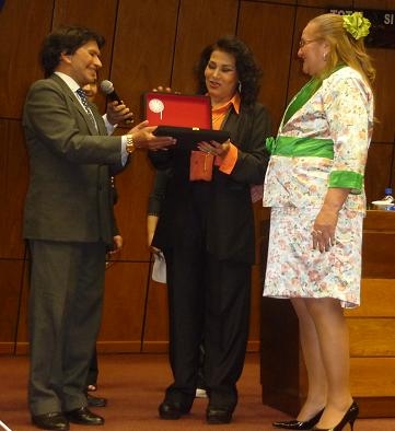 Grupo de maestros propone que MEC administre fondos de Itaipú destinados a educación