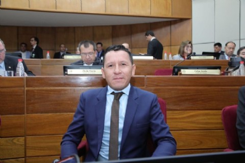 VIDEO | Insólito: un parlamentario fue beneficiado con una vivienda social pese a su abultado salario