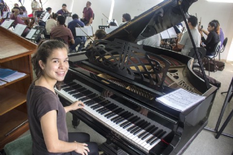 Una pianista de 16 años debutará con la Orquesta Sinfónica del Congreso Nacional