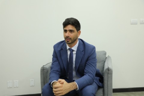 El viceministro Maluff impulsa una reforma y atrae 20 mil millones de dólares en energía y turismo