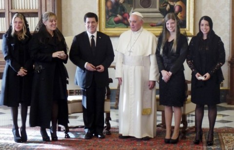 El Papa propone Nobel para la mujer paraguaya