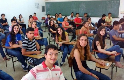 Finaliza este lunes el plazo para postularse a las becas de la Itaipú