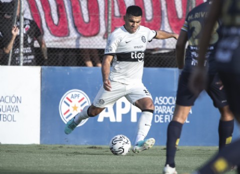 Empate entre Trinidense y Olimpia en un Partido Marcado por el Gol de Capasso