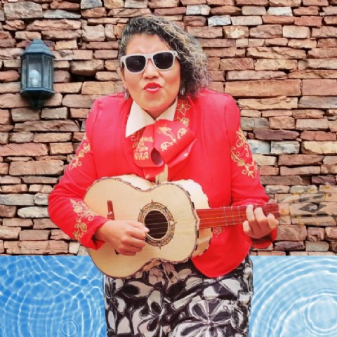 Reyna Ávila: "Para estar a la vanguardia de la moda, hay que estudiar todos los días"