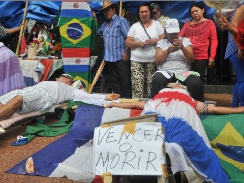 "Crucificados" de la Itaipú marcharán hasta  el Congreso