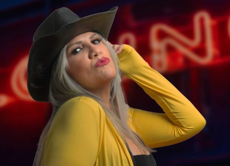 VIDEO | Kelmary llega dejando claro que su amor le salió "caro" al ritmo mexicano