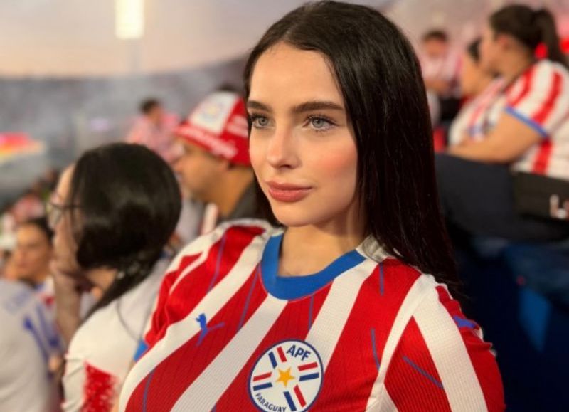 Naiel Aguilera apareció con la camiseta de Selección y muchos la compararon con una imagen de IA