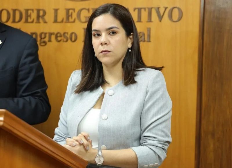 Johanna Ortega : "Tenemos que cumplir lo que firmamos, este apuro me huele a cartismo"