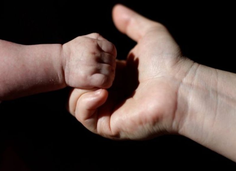 Niña de 2 años hospitalizada tras detectar marihuana en su sangre