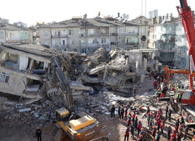 Un terremoto de magnitud 7.0 destrozó la isla griega de Samos y gran parte del oeste de Turquía