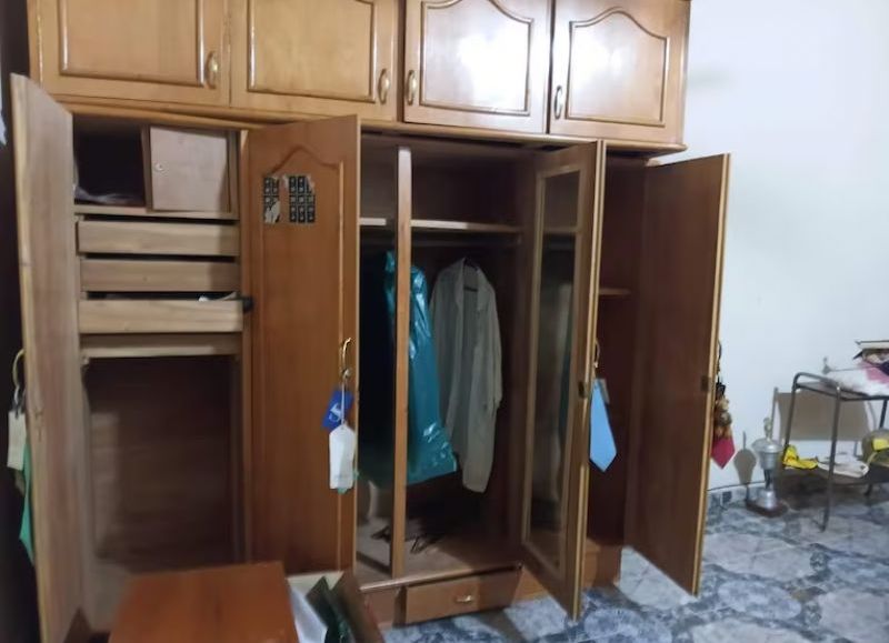 Cámaras captaron a sospechosos robando en viviendas y crece la preocupación vecinal