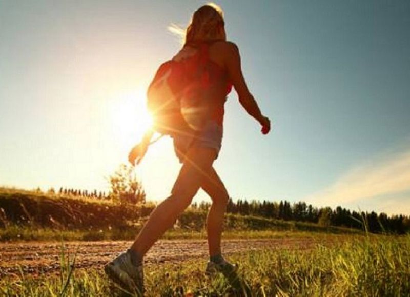 ¿Por qué caminar diariamente cura el cerebro?