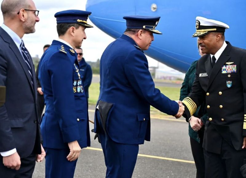 El Comando Sur de Estados Unidos brindará apoyo al Gobierno para fortalecer a la Armada