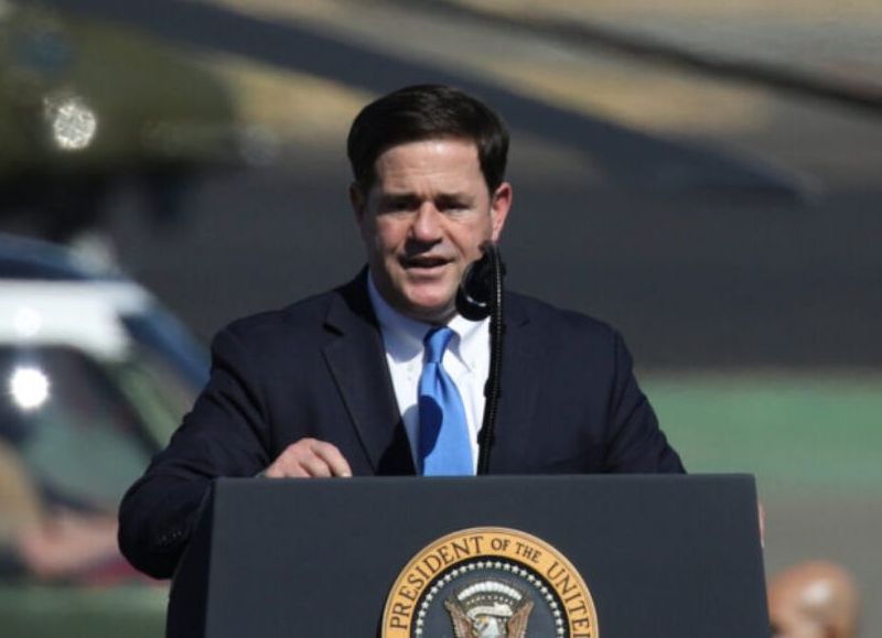 En Estados Unidos el gobernador de Arizona bloquea los fondos de escuelas que exigen mascarillas