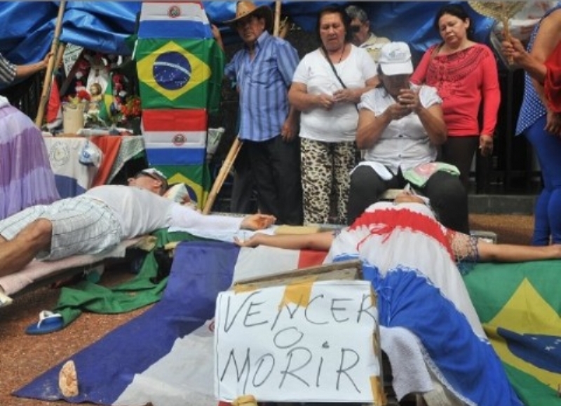 "Crucificados" de la Itaipú marcharán hasta  el Congreso